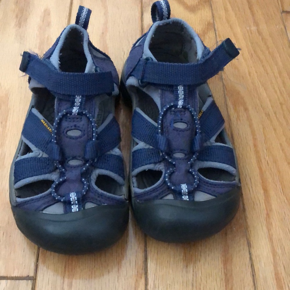 Keen size 11